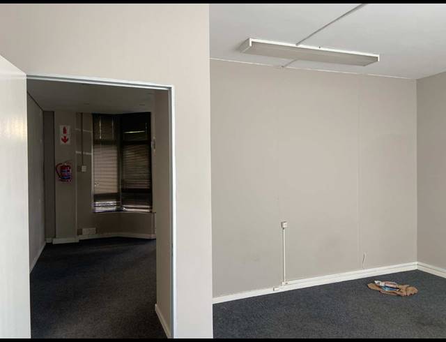 137M² OFFICE TO LET IN TOKAI
